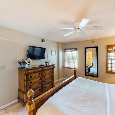 Ocean Point #2210 Apartment